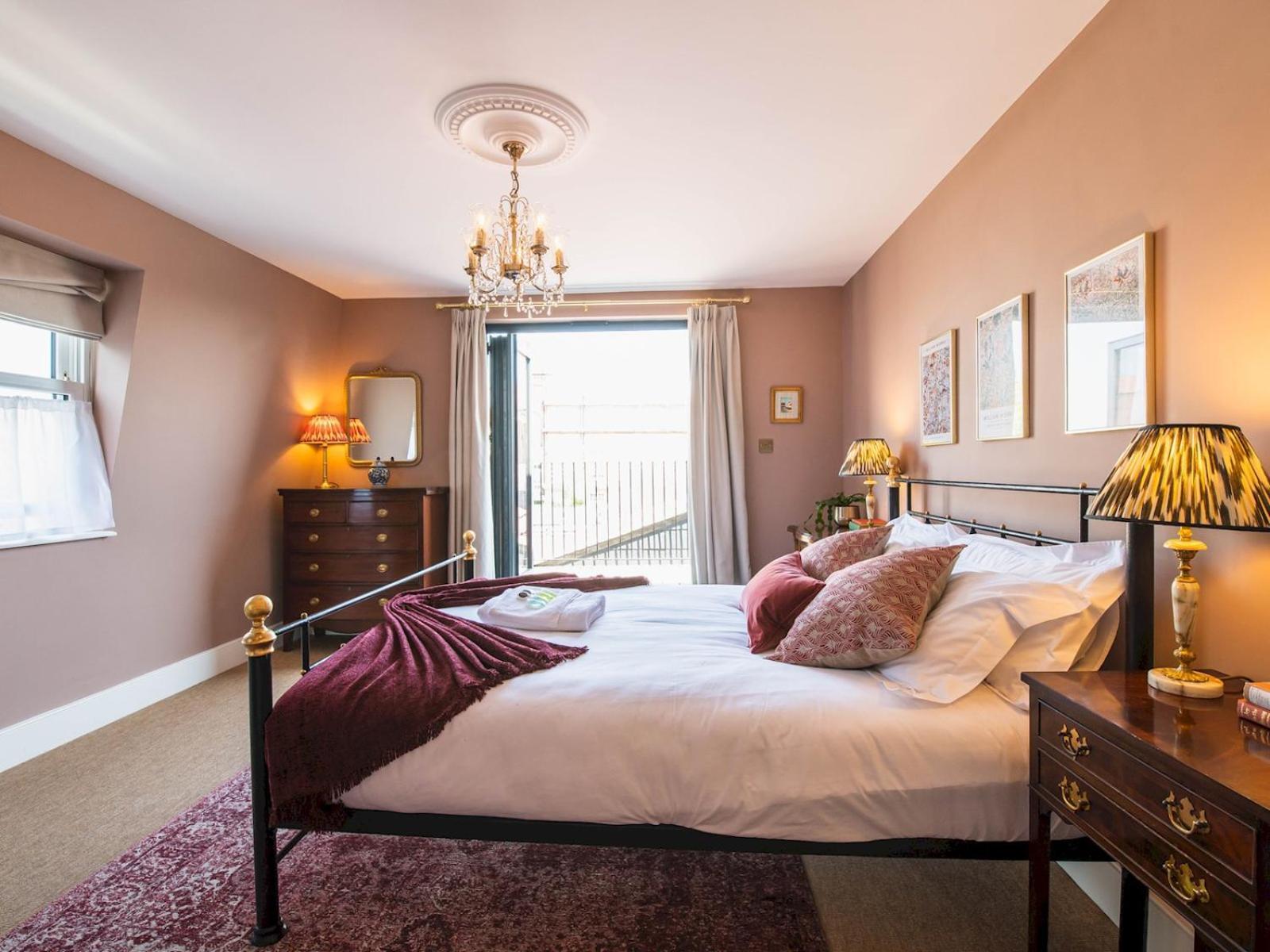 Interior Designed Stylish Flat In Fulham - 5 Min Walk To River Thames - Pass The Keys